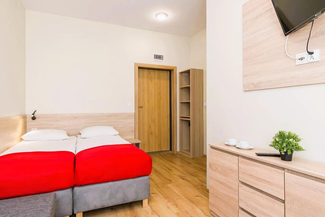 Hotel 3 Wiosla Brzozowa Zatoka à Brenno Extérieur photo